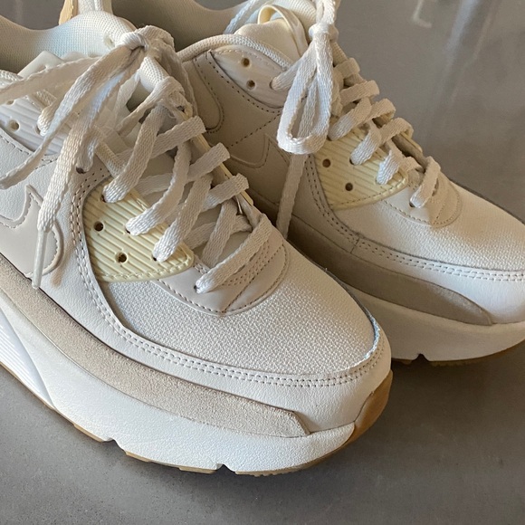 Nike Air Max Platform LIKE NEW Sneakers Athletic Street Style Bloggers 8.5 - Picture 12 of 16